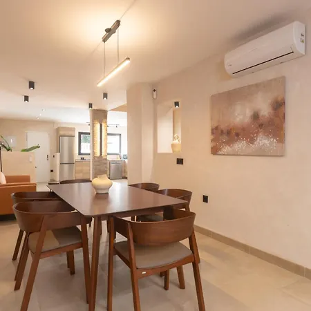 Privada Con Barbacoa Y Patio Cerca De La Playa